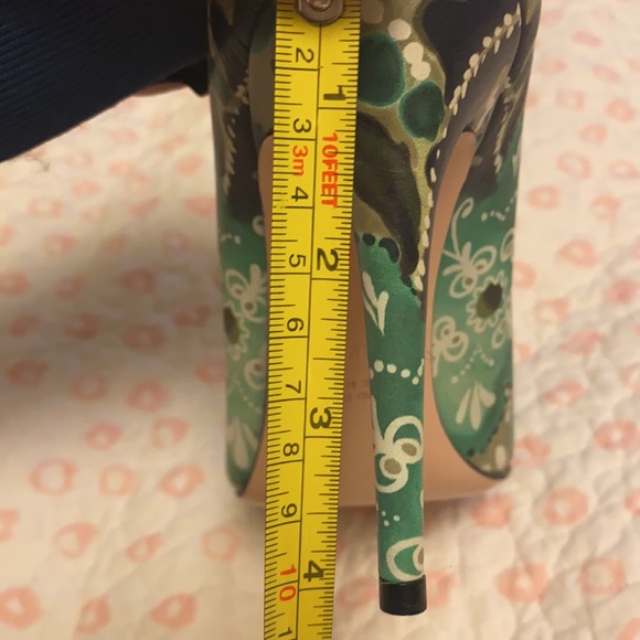 RED Valentino Green patterned heels. NWOT - Picture 11 of 11